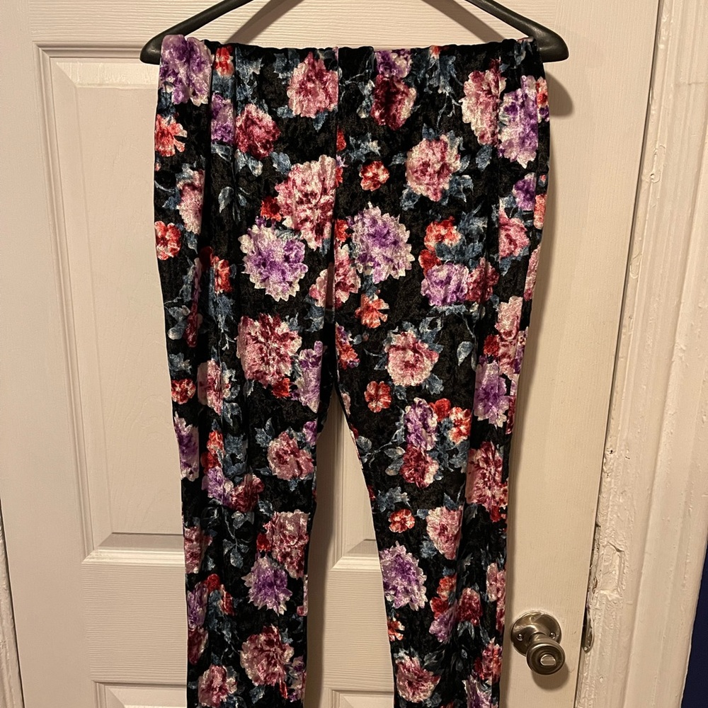 Lola crushed velour leggings by Traci Lords for Pinupgirl